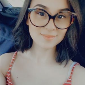 Meet your Posher, Cecilia